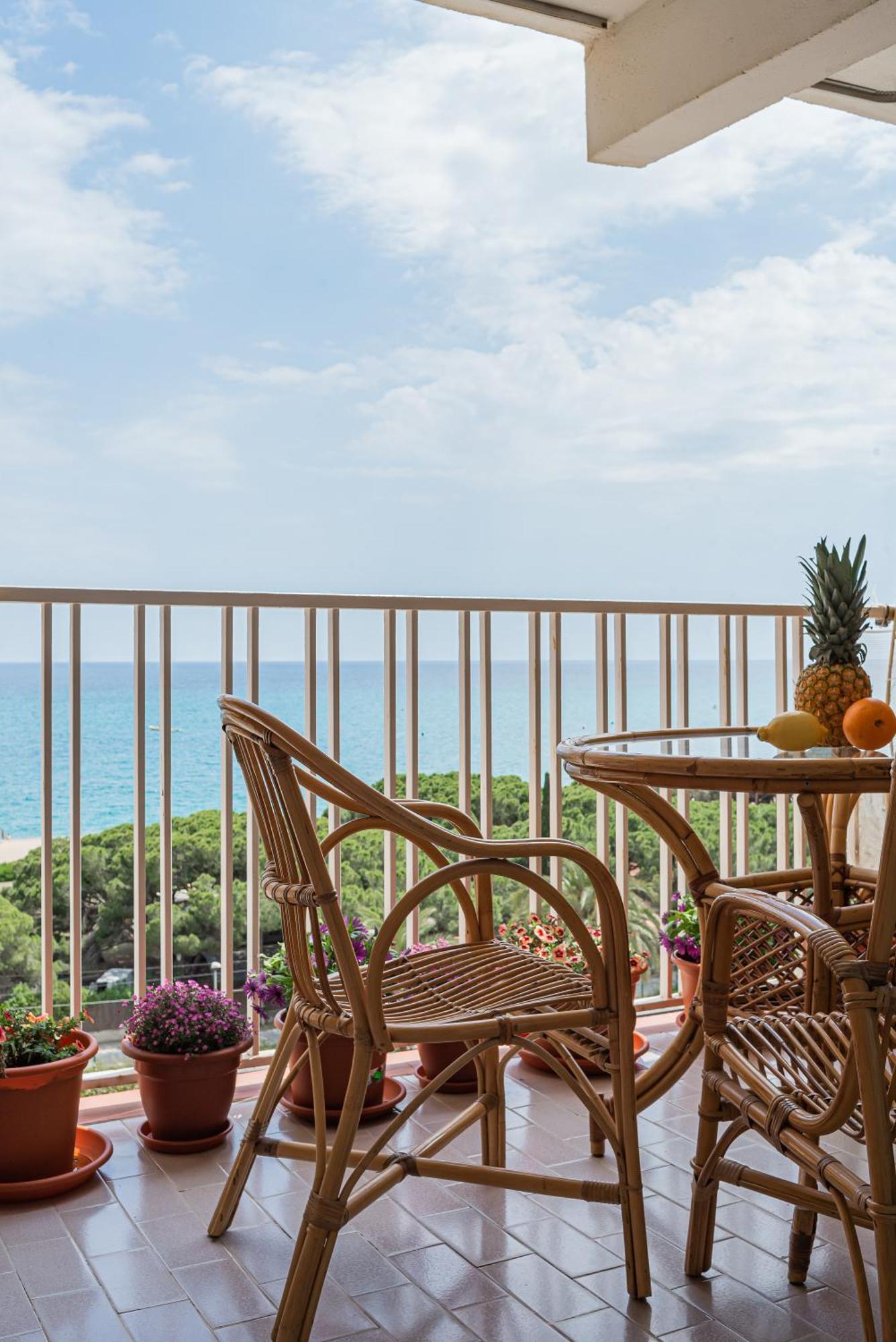 Sea View Apartments Malgrat de Mar Esterno foto